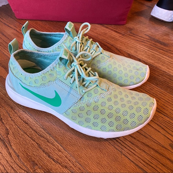 mint green nikes